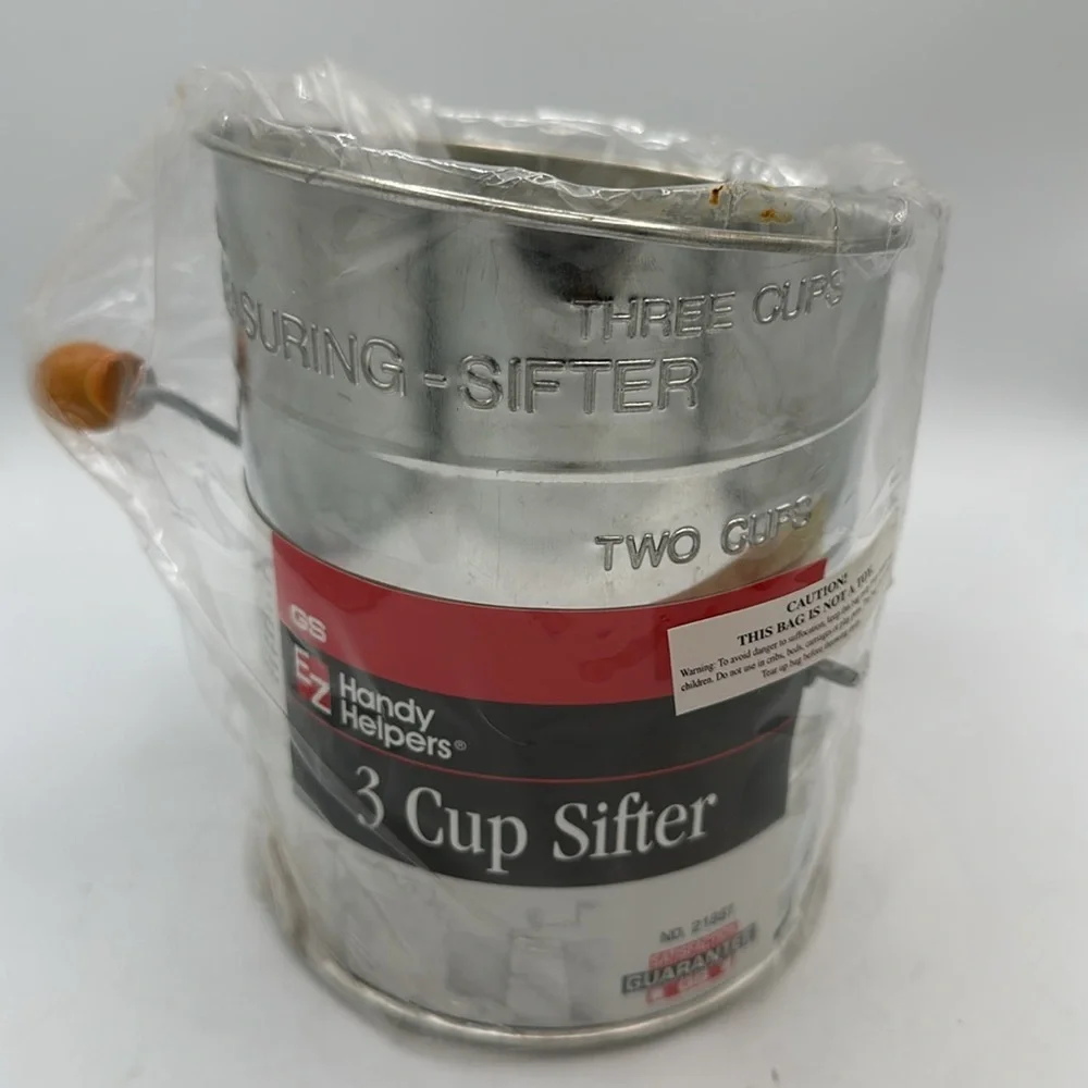 3-cup metal flour sifter